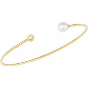 14K Yellow Gold Pearl 6Mm G-H I1 Cultured Freshwater Pearl And Natural Diamond Cuff Bracelet, Length: 7 In