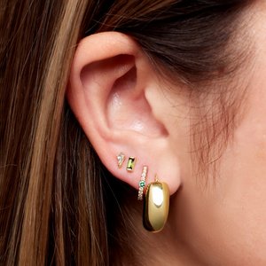14K Yellow Gold Pair Round Shape 2Mm I1, Gh Lab-Grown Emerald And 1/8 Ctw Natural Diamond Huggie Earrings, Length: 13.6 Mm, Thickness: 2 Mm