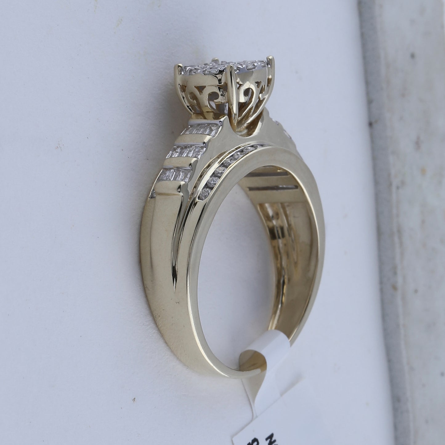 10K Yellow Gold Round Diamond Cluster Bridal Wedding Engagement Ring 1/2ctw, Womens Size: 5-10