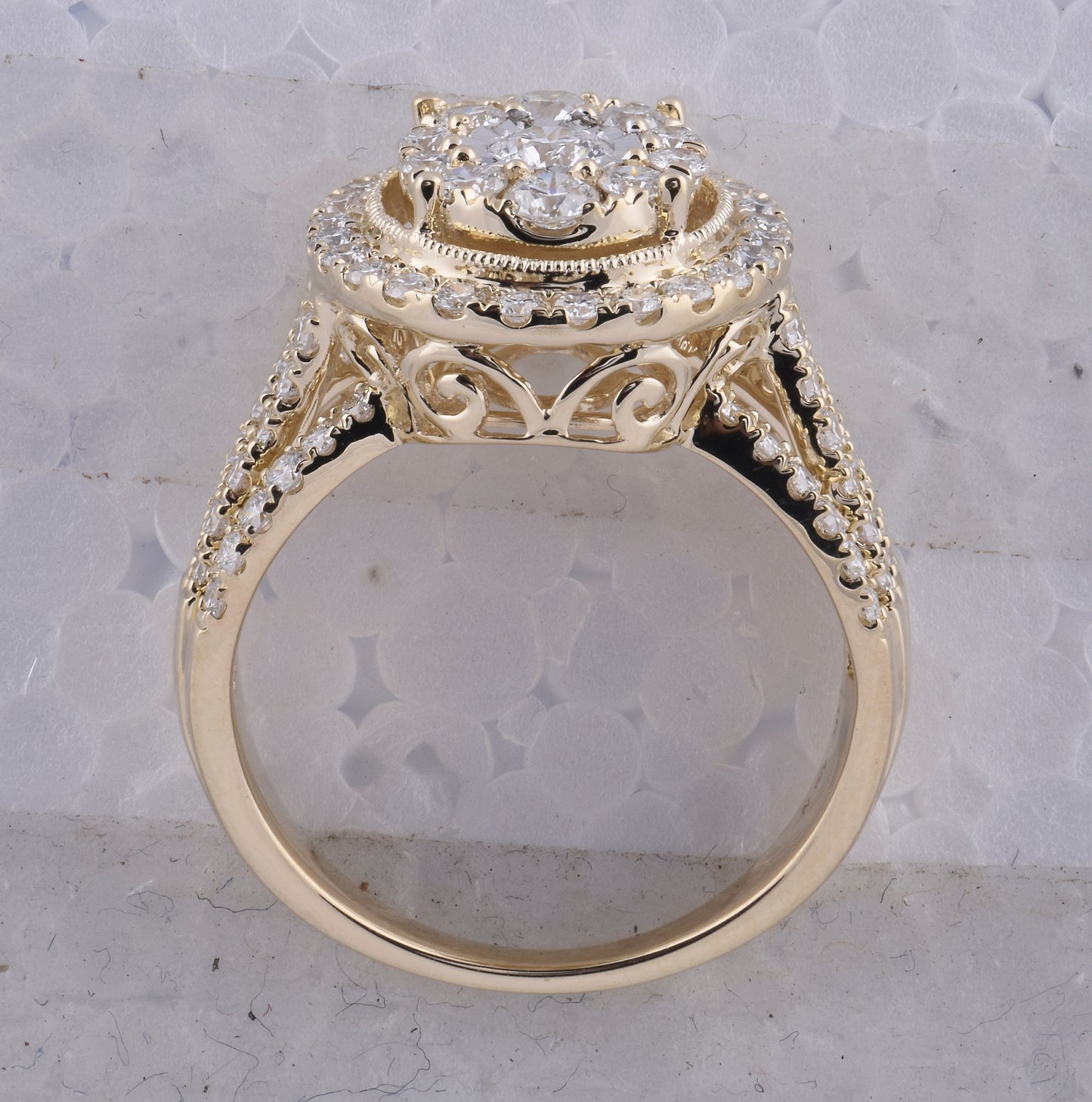 14K Yellow Gold Round Diamond Cluster Oval Bridal Wedding Engagement Ring 1-1/2 Cttw, Womens Size: 5-10