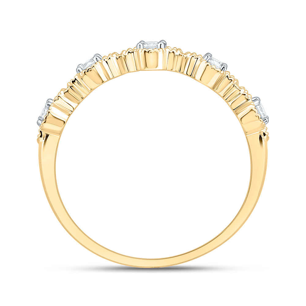 10K Yellow Gold 1/4Cttw Natural Diamond Fashion Clover Ring