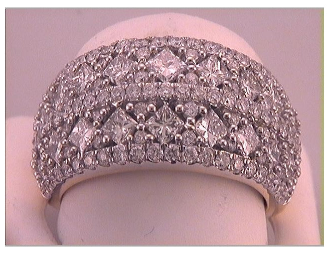 14kt Yellow Gold 3 Cttw Diamond Fashion Band