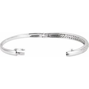 14K White Gold Round 1.5Mm H+ I1 1 1/2 Ctw Natural Diamond Cuff Bracelet, Length: 7.5 In