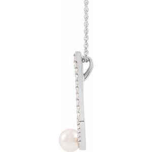 14K White Gold Pearl 5.0-5.5 Mm G-H I1 Cultured White Freshwater Pearl And 1/4 Ctw Natural Diamond Necklace, Length: 18 In