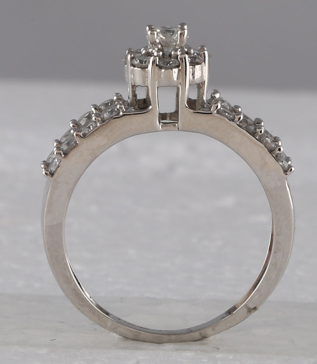 14kt White Gold 1 3/8ct Diamond Flower B.set (he)