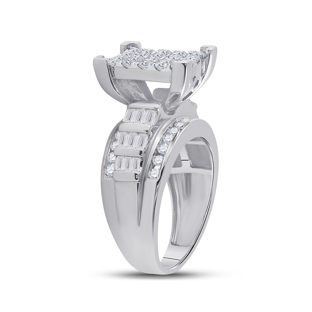 10K White Gold Round Diamond Cluster Bridal Wedding Engagement Ring 1-1/2 Cttw, Womens Size: 5-10