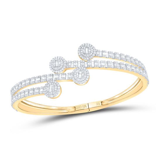 10kt Yellow Gold 3 1/2 Cttw Natural Diamond Cuff Ladies Round Bangle (55x65 Mm)