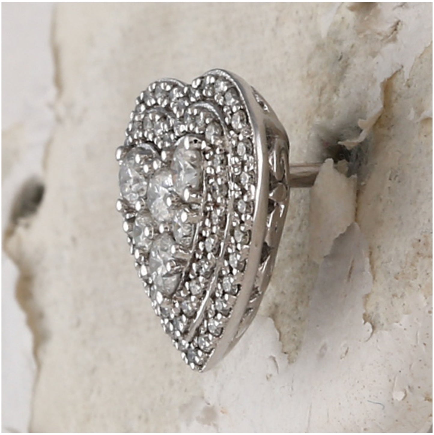 14K White Gold Womens Round Diamond Heart Earrings 1 Cttw